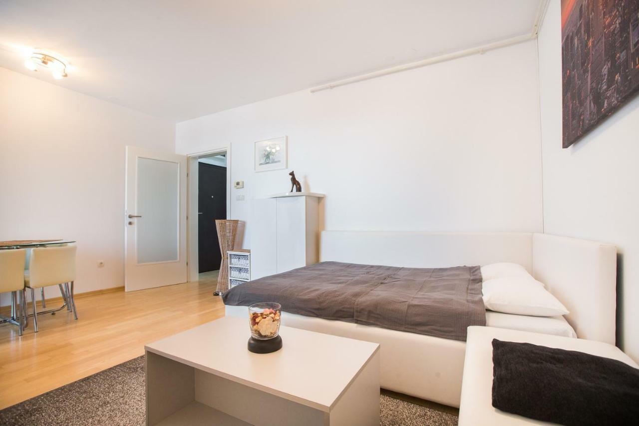 Cozy & Modern Studio With Balcony Zagreb Exterior foto